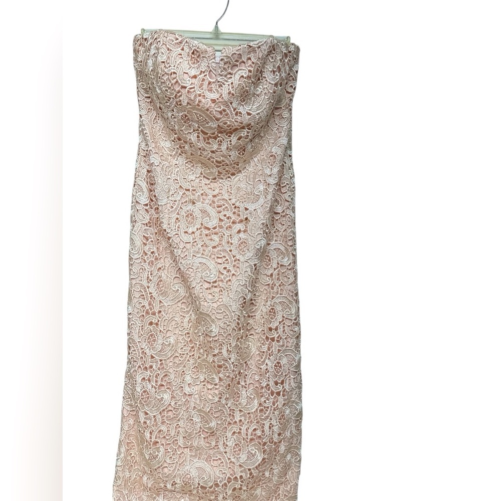 Elegant Lace Strapless Prom Dress